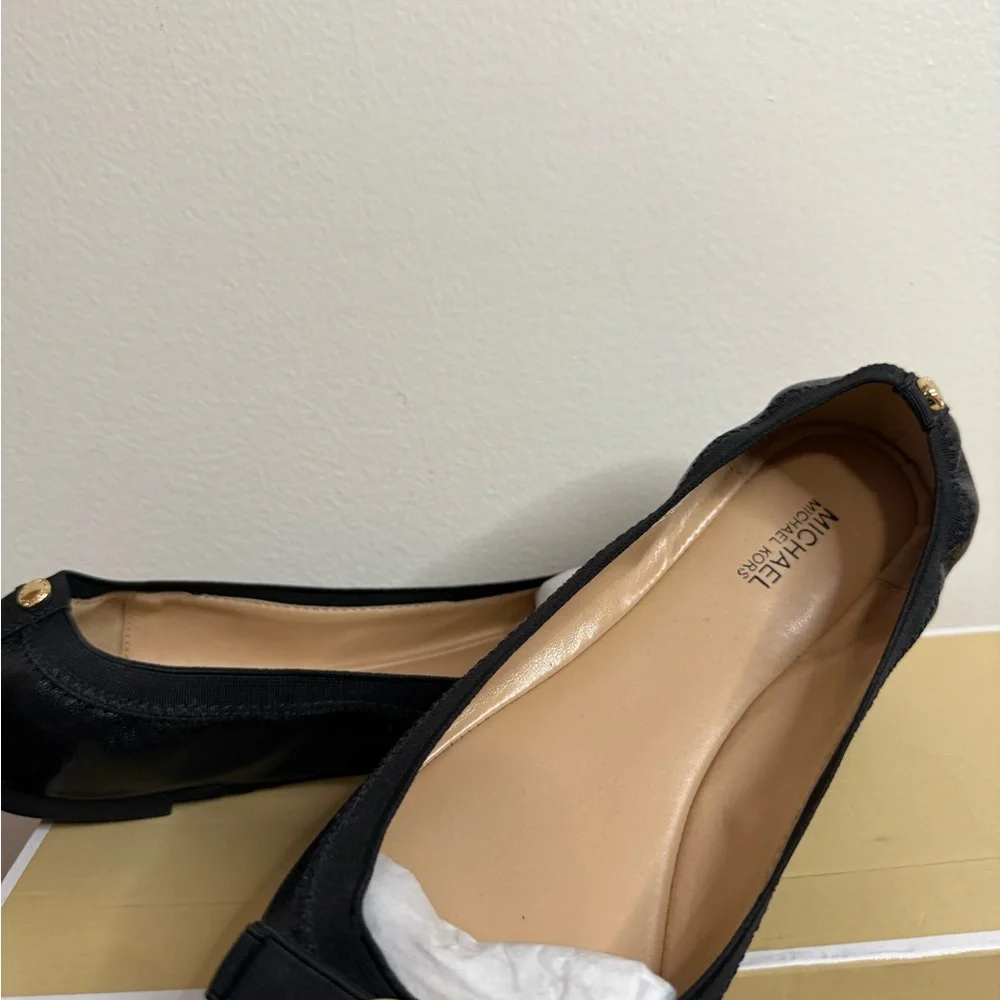 Michael Kors Dixie NWT Black Leather Ballet Flats in size 9